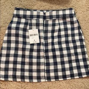 Short plaid skirt navy and ivory